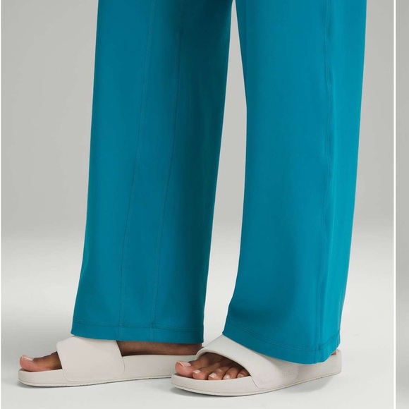 Lululemon Align High-Rise Wide-Leg Pant 31"
Hawaiian Blue size 8 - Picture 6 of 9